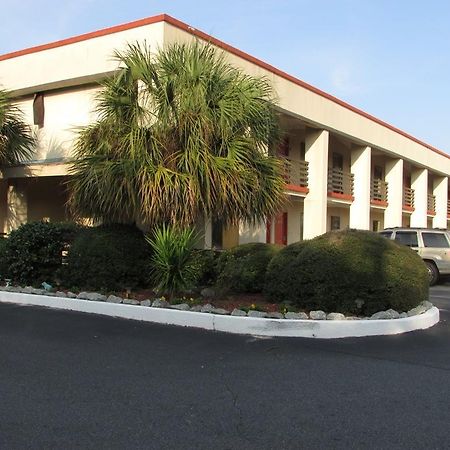 New Valdosta Inn And Suites Экстерьер фото