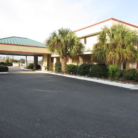 New Valdosta Inn And Suites Экстерьер фото