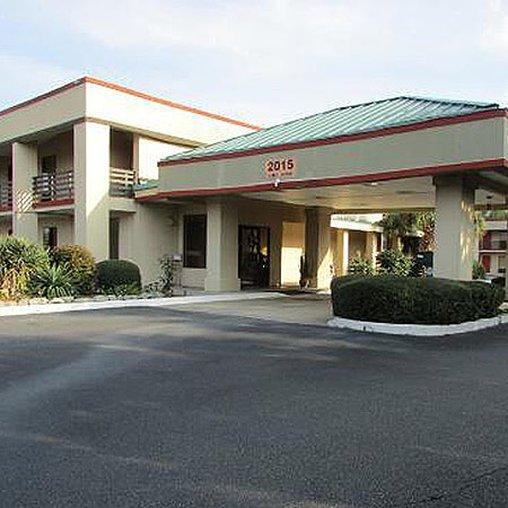 New Valdosta Inn And Suites Экстерьер фото