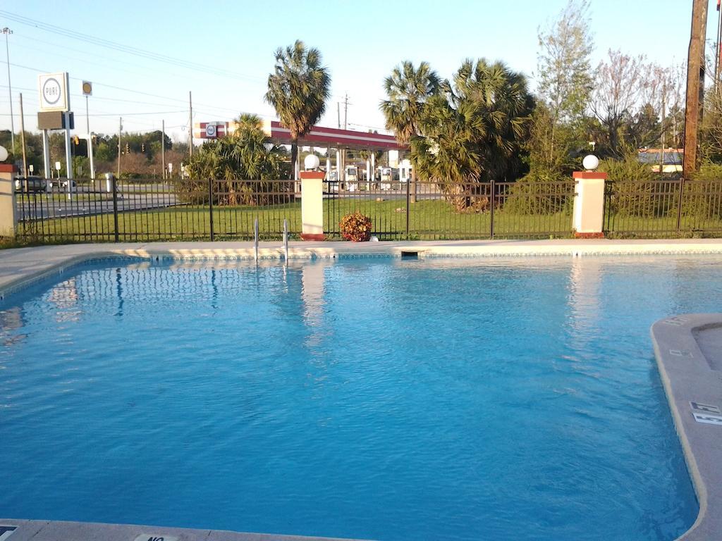 New Valdosta Inn And Suites Экстерьер фото
